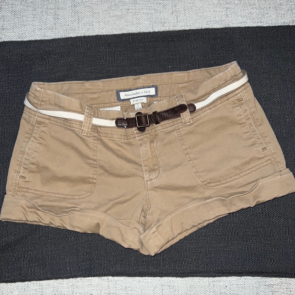 Abercrombie and Fitch khaki shorts with Belt